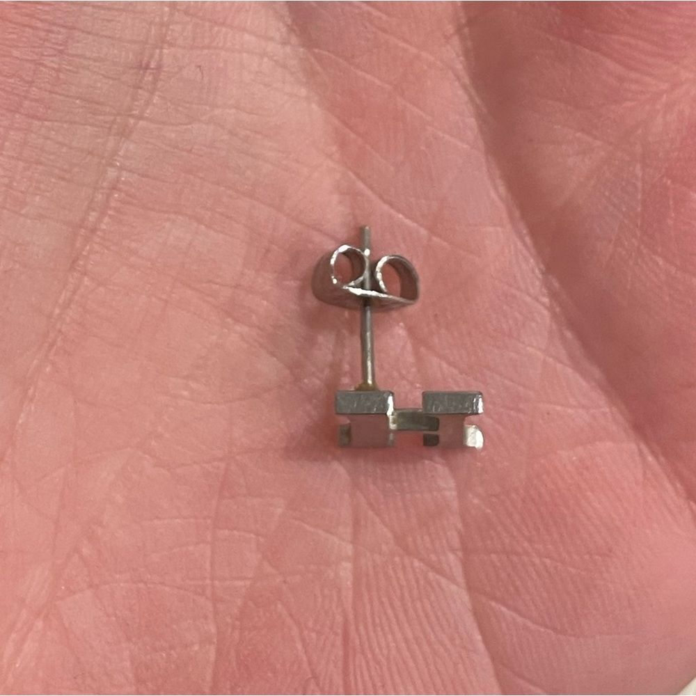 H initial earrings silver - Picture 2 of 3